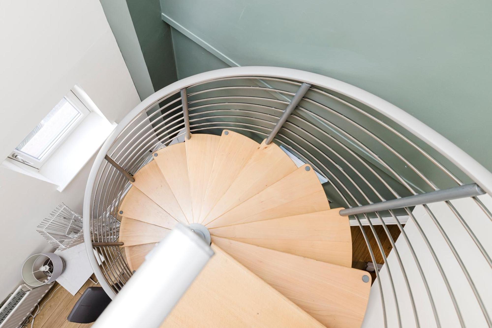 Joivy Stylish Apartment With Balcony In Old Town Edinburgh Bagian luar foto