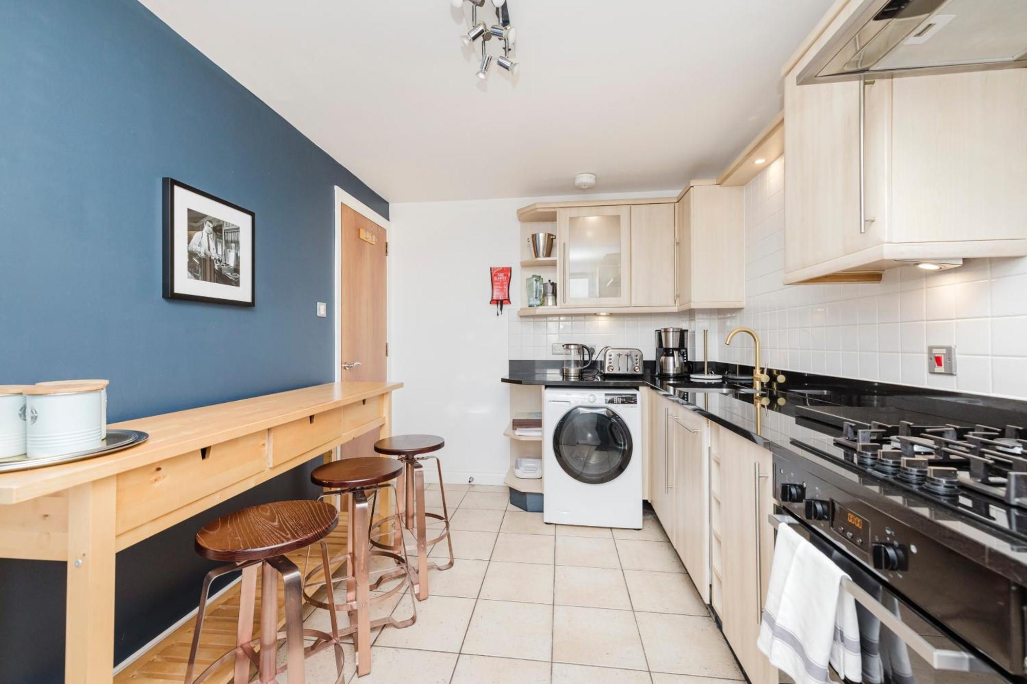 Joivy Stylish Apartment With Balcony In Old Town Edinburgh Bagian luar foto