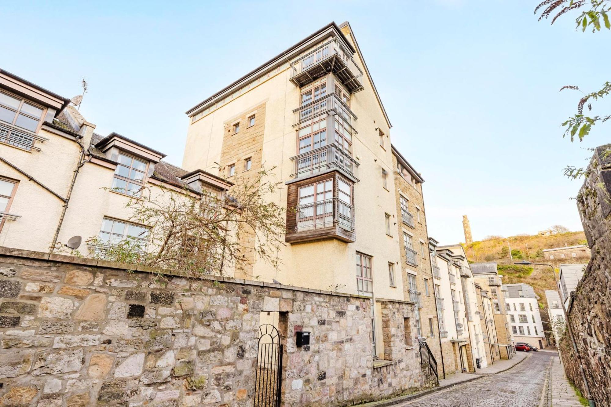Joivy Stylish Apartment With Balcony In Old Town Edinburgh Bagian luar foto