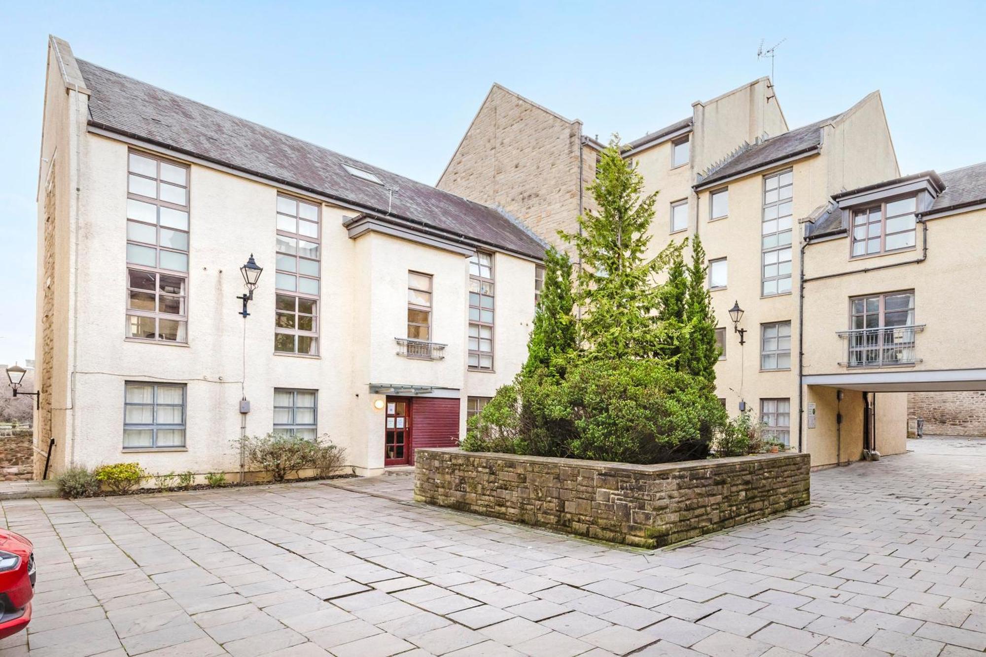Joivy Stylish Apartment With Balcony In Old Town Edinburgh Bagian luar foto