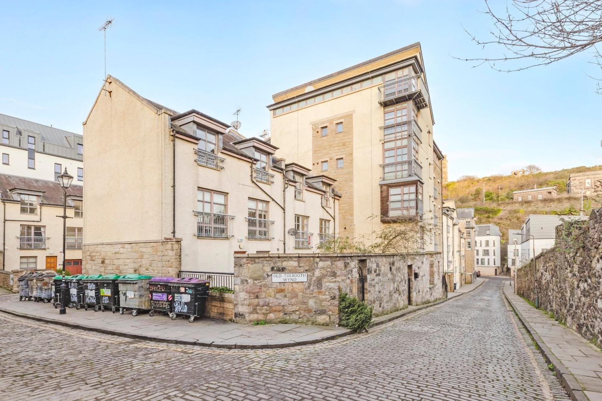 Joivy Stylish Apartment With Balcony In Old Town Edinburgh Bagian luar foto