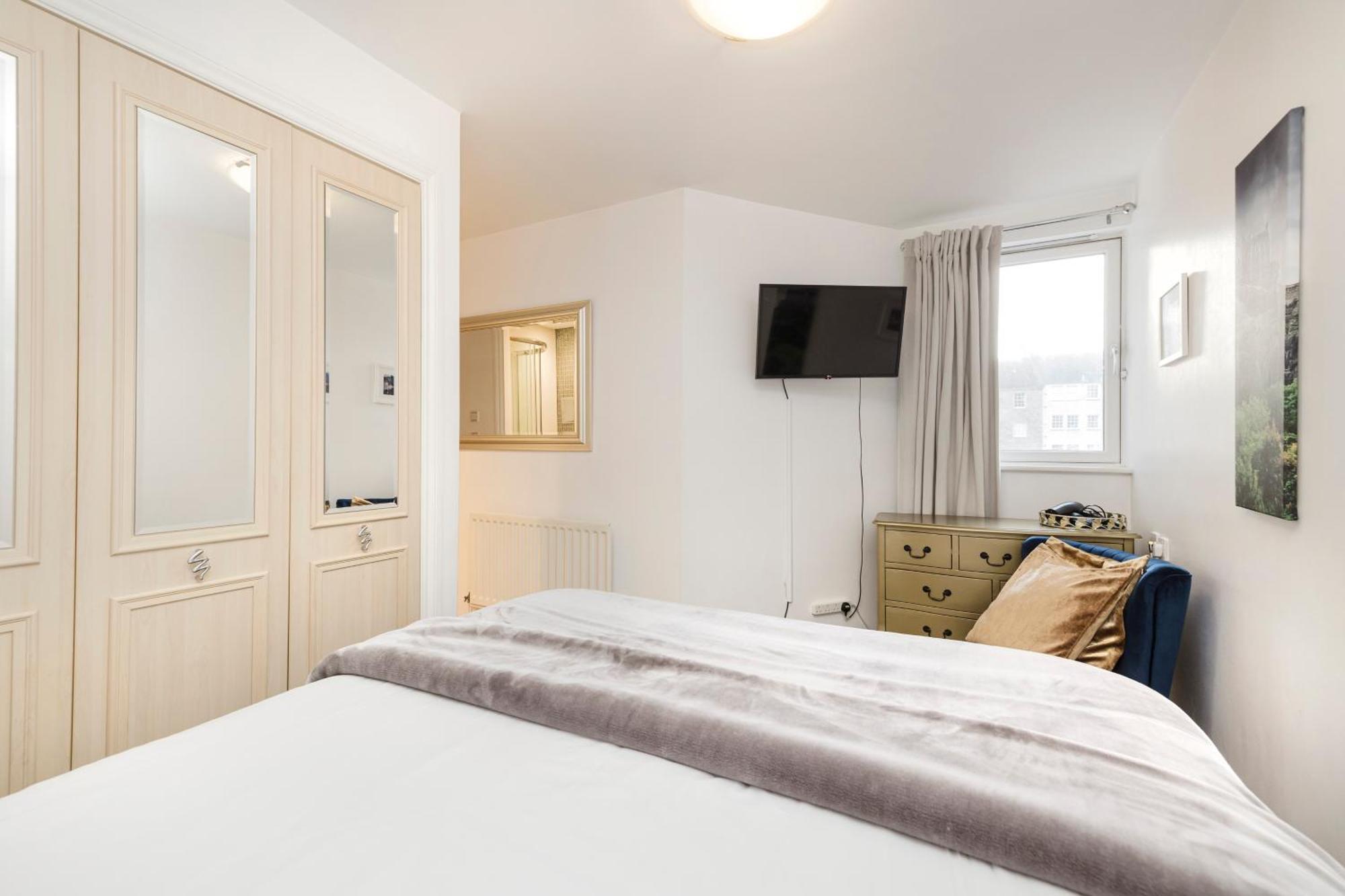 Joivy Stylish Apartment With Balcony In Old Town Edinburgh Bagian luar foto