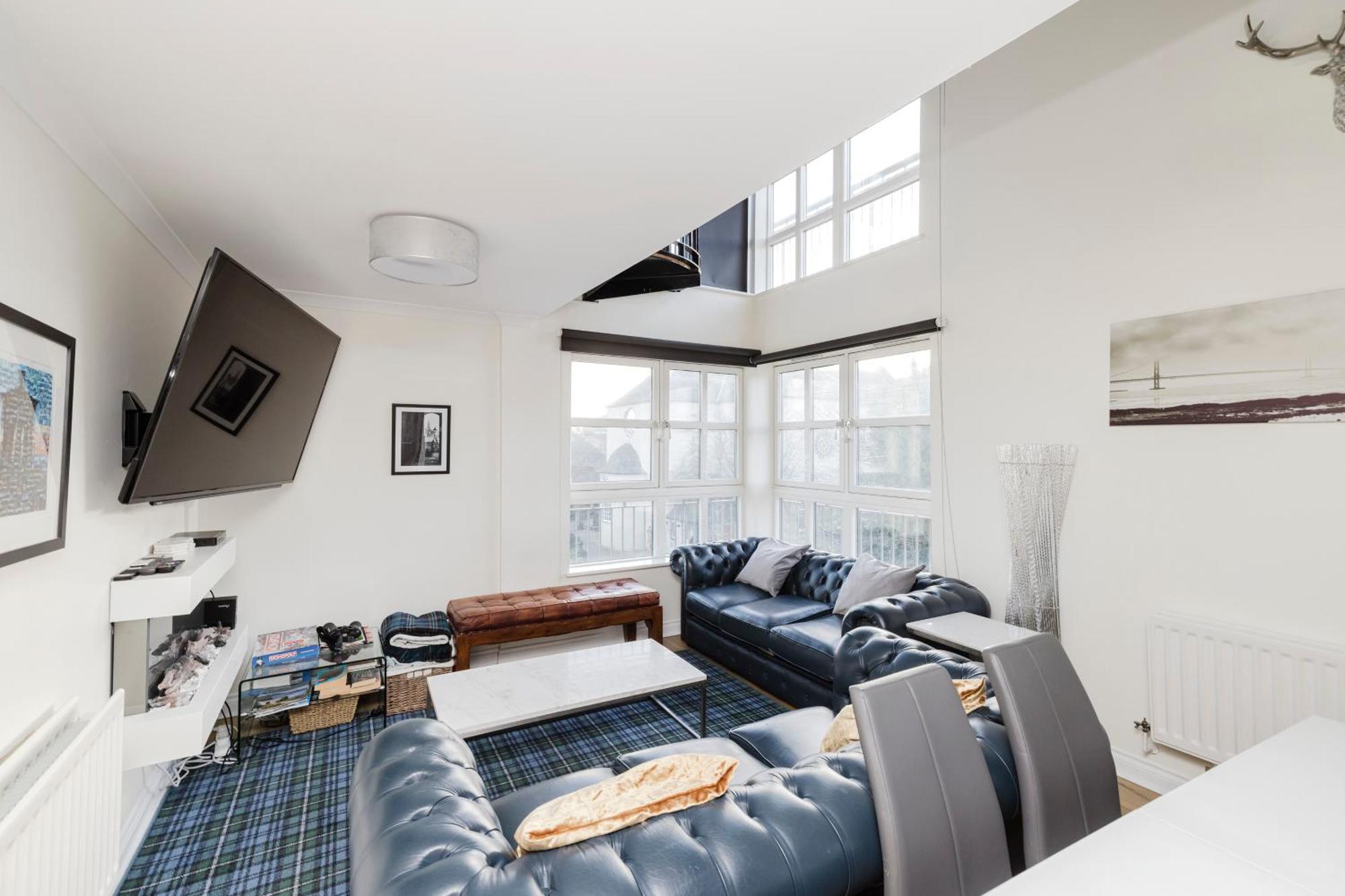 Joivy Stylish Apartment With Balcony In Old Town Edinburgh Bagian luar foto