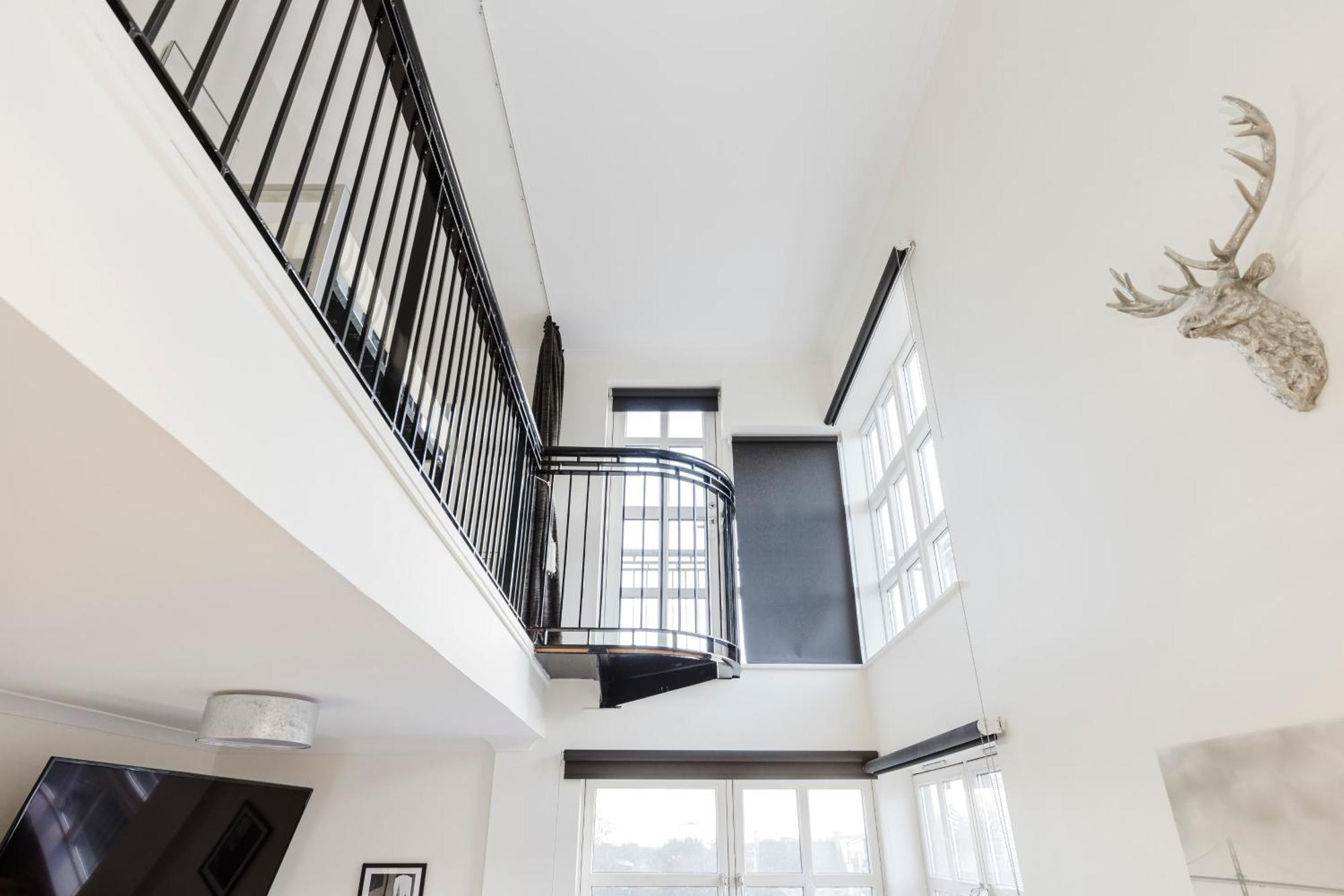 Joivy Stylish Apartment With Balcony In Old Town Edinburgh Bagian luar foto